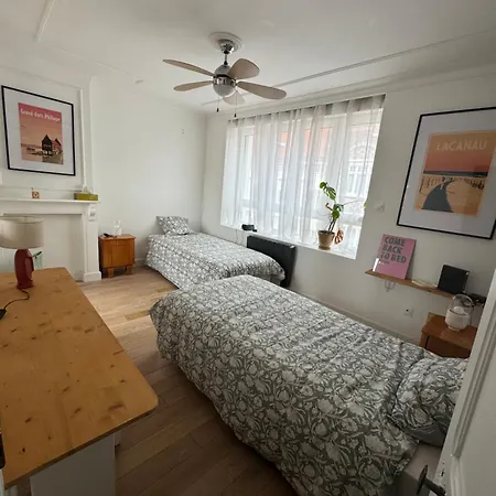 House 3 Bedrooms 6 Beds *